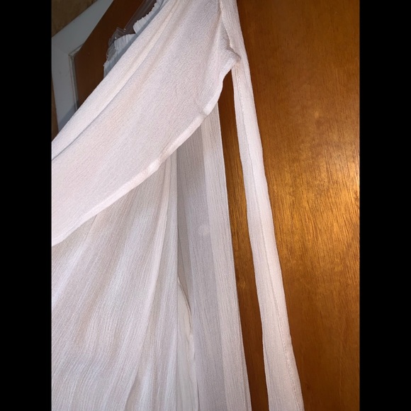 ⭐️ SOLD ⭐️ White Sexy Beach cover up (2 piece) - Picture 5 of 6